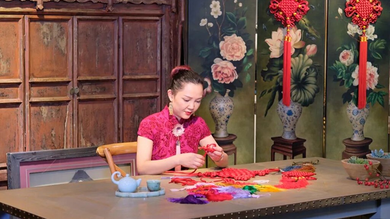 Zhou Qiaoyi: Knot Designer for Olympic Seals and the Forbidden City